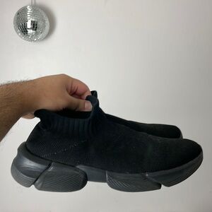 ⚫️ MINIMAL black lightweight sock sneakers shoes slip ons ⚫️